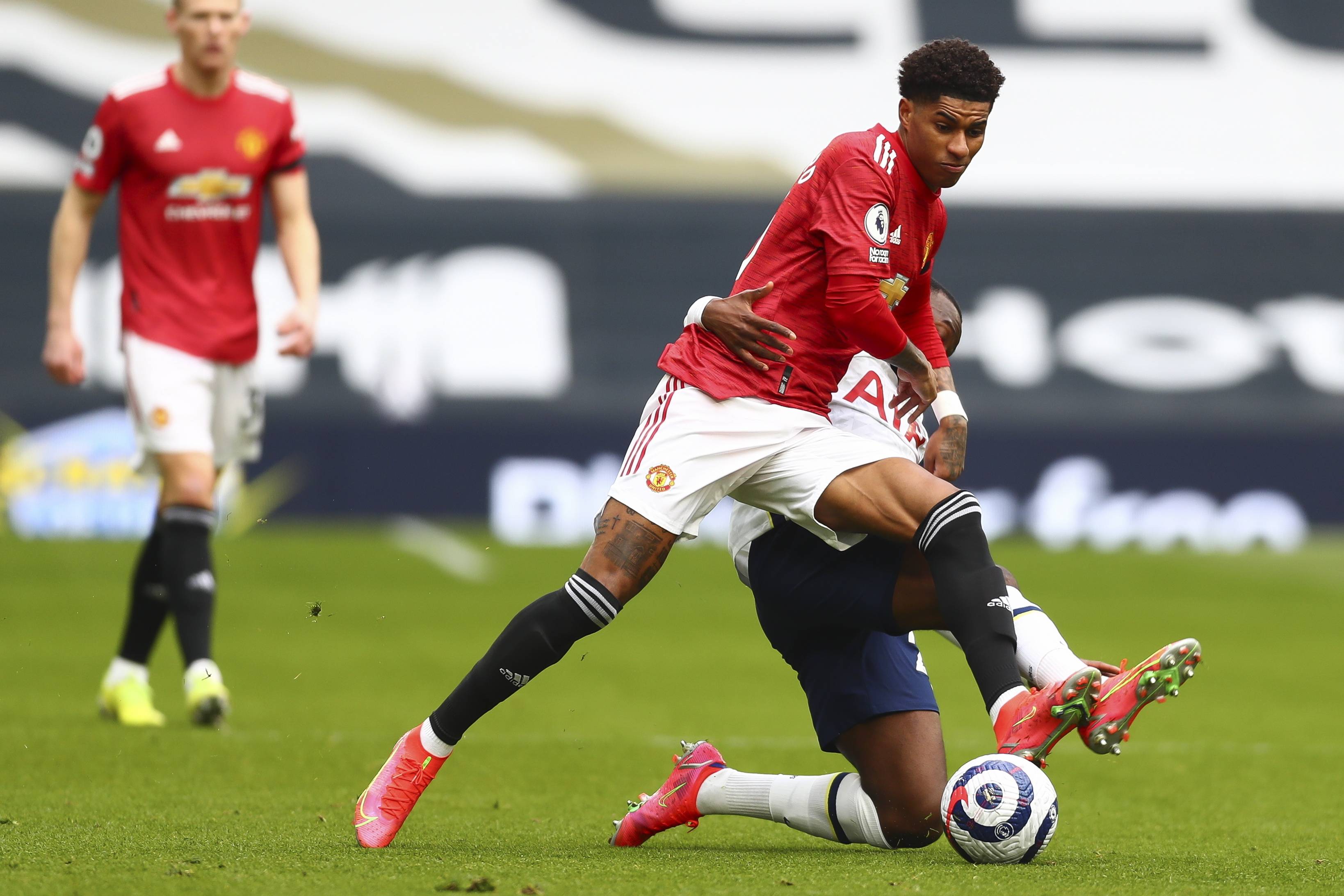 己的战术安 己的战术安